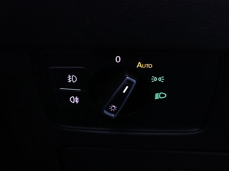 Volkswagen Passat 1,6 TDI Comfortline LED - fotka 15 z 28