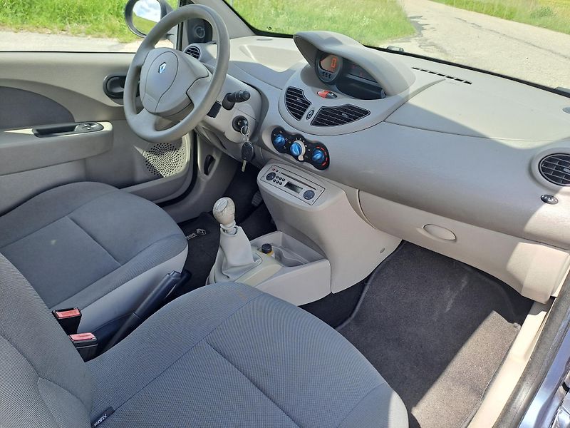 Renault Twingo 1.2 2 x KOLA, KLIMA - fotka 12 z 21