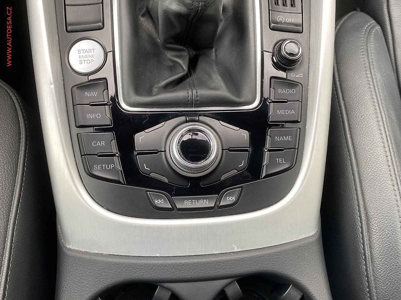 Audi Q5 (2011) 2.0 TFSi quattro, S-line - fotka 17 z 18