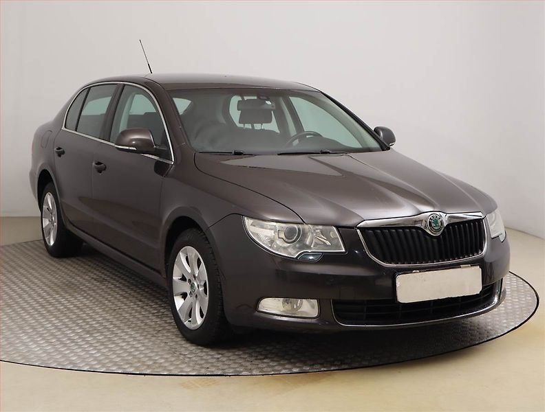 Škoda Superb (2009) Ambiente 2.0 TDI, Xenony - fotografie inzerátu
