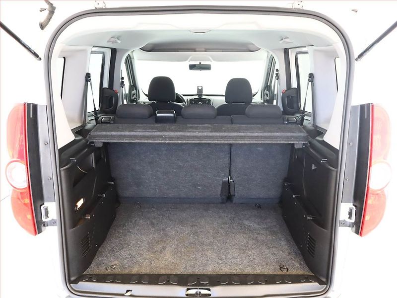 Fiat Dobló (2011) 1.6 MultiJet, 5Míst - fotka 10 z 11