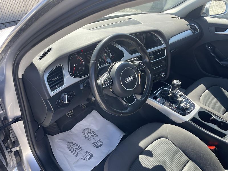 Audi A4 Avant 2.0TDi 120PS S-LINE AVANT TOP! - fotka 89 z 179