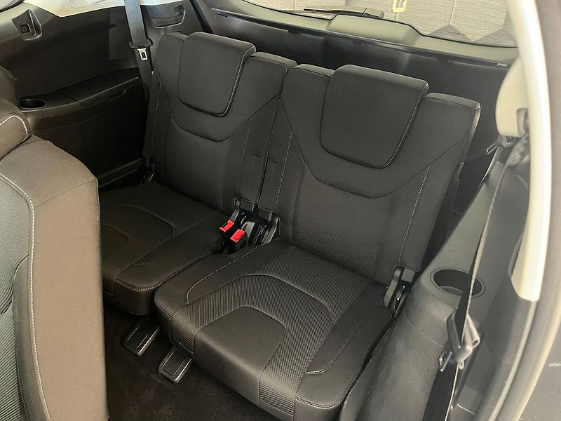 Ford S-MAX 2,5 HEV Titanium 7míst - fotka 24 z 70