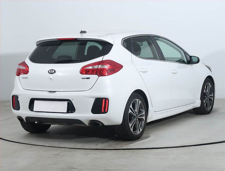 Kia Ceed (2016) GT Line 1.0 T-GDI, Navi - fotka 5 z 22