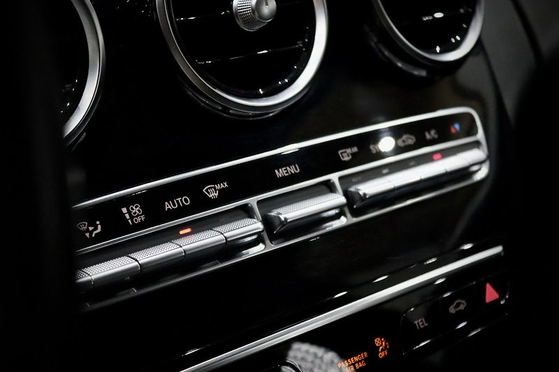 Mercedes-Benz Třídy C 180 T 115 kW 9G-Tronic - fotka 29 z 41