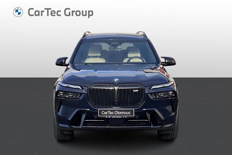 BMW X7 M60i xDrive - fotka 2 z 9