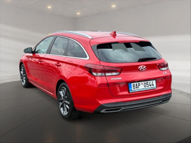 Hyundai i30 1,5 T-GDI M.Hybrid Style AT - fotka 2 z 10