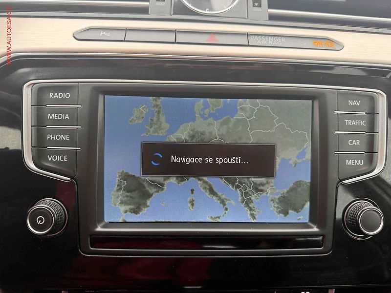 Volkswagen Passat (2016) 2.0TDi, DSG, bixen, navi - fotka 17 z 18
