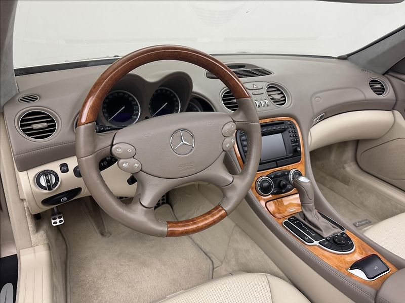 Mercedes-Benz SL 5,0 500 V8 225kW AT KŮŽE - fotka 13 z 48
