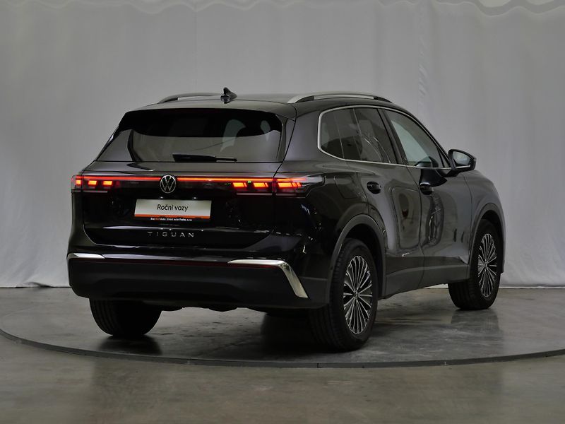 Volkswagen Tiguan - fotka 2 z 25