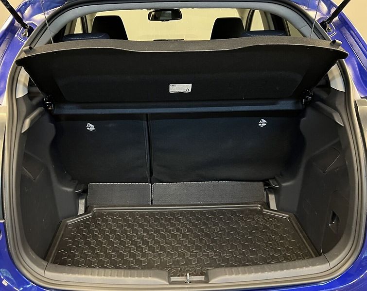 Toyota Yaris 1.5 Hybrid AT STYLE - fotka 11 z 16