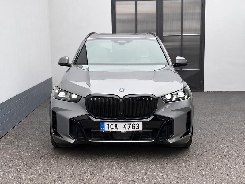 BMW X5 30d M paket - fotka 3 z 16