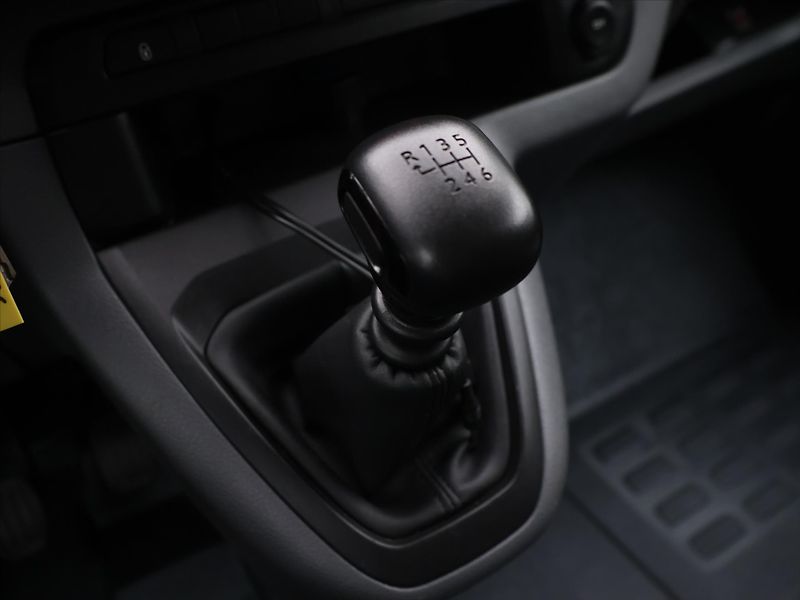 Peugeot Traveller 2.0 BlueHDI 110kW 5-Míst L2 - fotka 24 z 31
