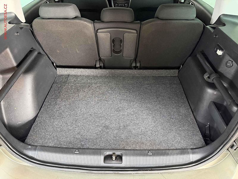 Škoda Yeti (2015) 2.0 TDi, 2.maj,ČR, AMB, TZ - fotka 7 z 18