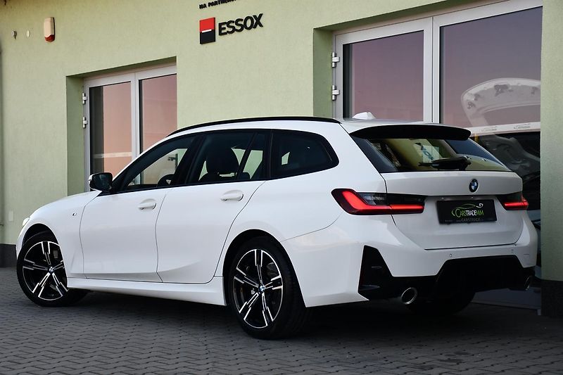 BMW Řada 3 320d xDrive M-SPORT ČR 1.M - fotka 3 z 51