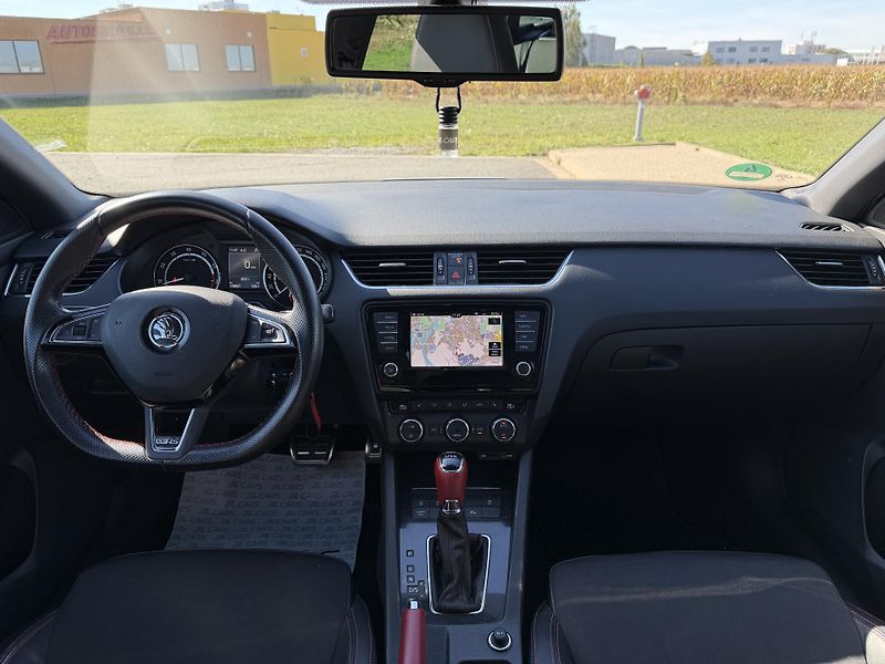 Škoda Octavia RS 2.0 TSI CHALLENGE DSG XENON - fotka 13 z 49