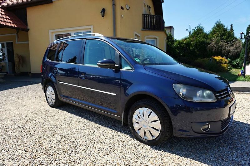Volkswagen Touran (2011) 2,0 TDI 103 kW - fotka 2 z 48