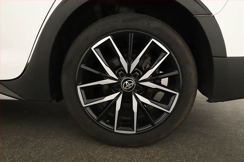 Toyota Corolla (2021) 1.8 Hybrid - fotka 12 z 16