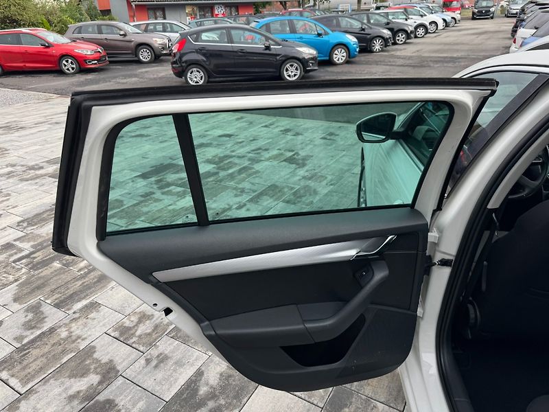 Škoda Octavia (2014) Elegance 1.6 TDI 4x4 77kW - fotka 12 z 33