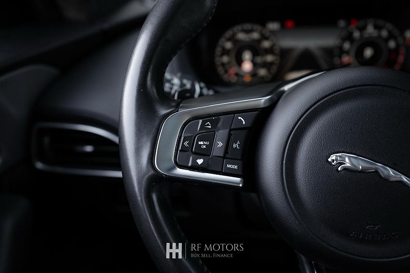 Jaguar F-Pace (2020) 2.0 P250 184kW 4x4 - fotka 34 z 43