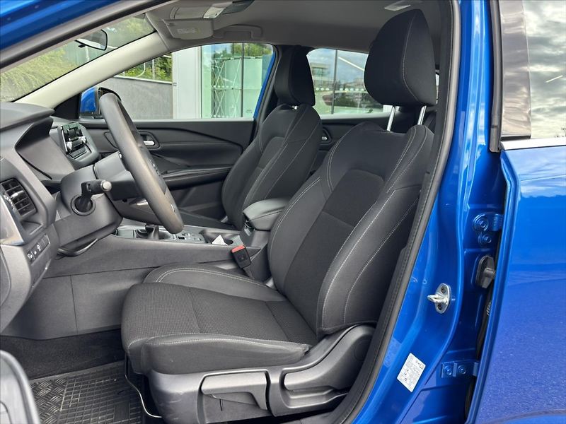 Nissan Qashqai 1,3 DIG-T Visia PLNÝ SERVIS - fotka 10 z 39