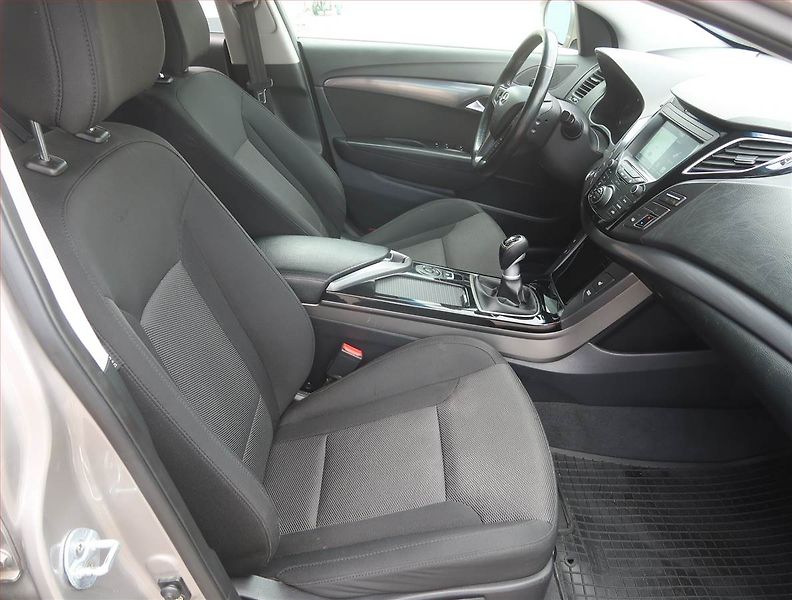 Hyundai i40 (2017) 1.7 CRDi, Serv.kniha, Navi - fotka 9 z 20