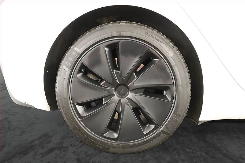 Tesla Model 3 (2024) Long Range 4WD 79kWh, SoH 89% - fotka 11 z 21