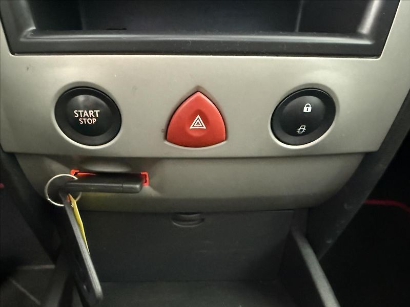 Renault Mégane 1,6   16V,SERVISKA,2. SADA KOL - fotka 17 z 21