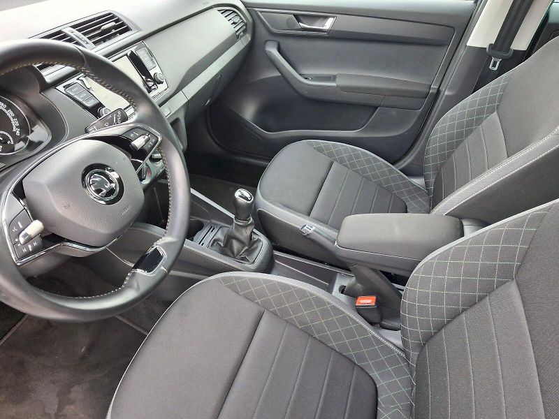 Škoda Fabia (2023) Combi Ambition 1,0TSi 70kW - fotka 6 z 32