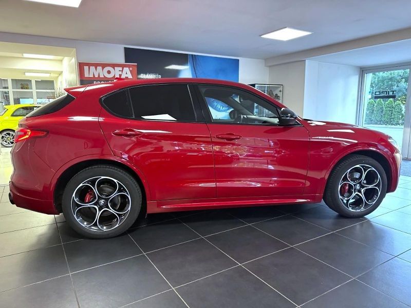 Alfa Romeo Stelvio (2022) 2.2 JTDm 210k AT8 ZF Q4 4x4 Ve - fotka 4 z 21