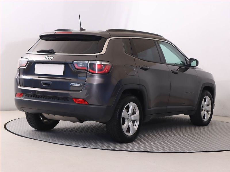 Jeep Compass (2020) 1.4 MultiAir, Serv.kniha - fotka 5 z 22