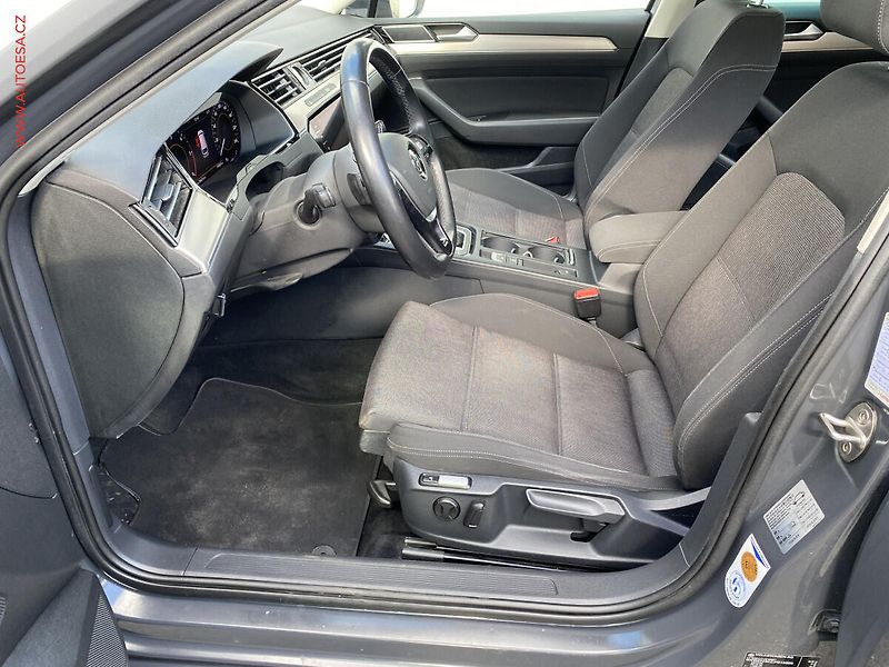 Volkswagen Passat (2018) 2.0 TDi 4x4, Comfortline - fotka 9 z 18