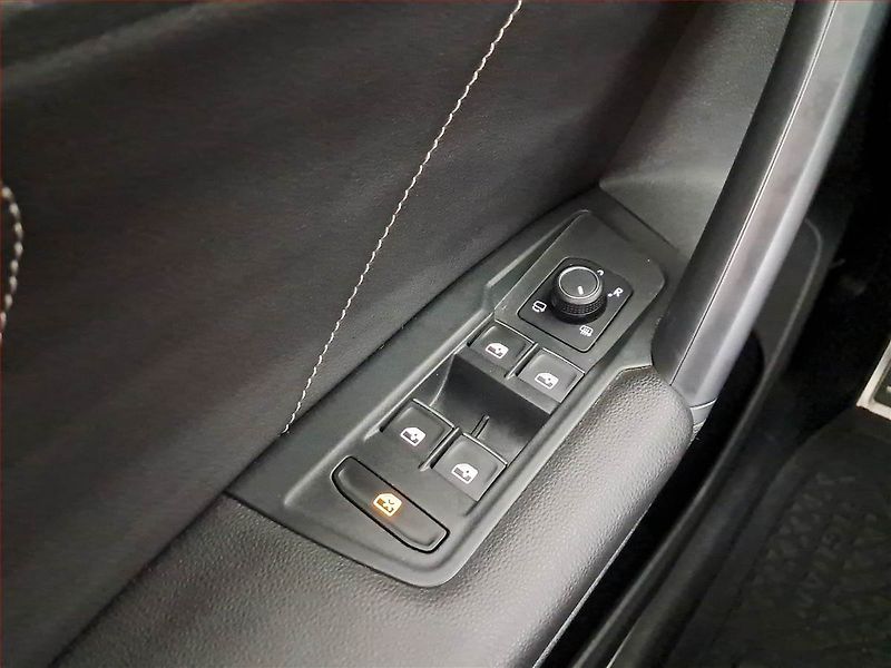 Volkswagen Tiguan (2021) R-Line 2.0 TSI - fotka 16 z 17
