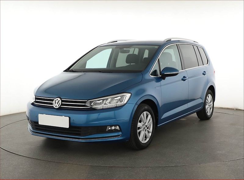 Volkswagen Touran (2020) Highline 2.0 TDI - fotka 2 z 15