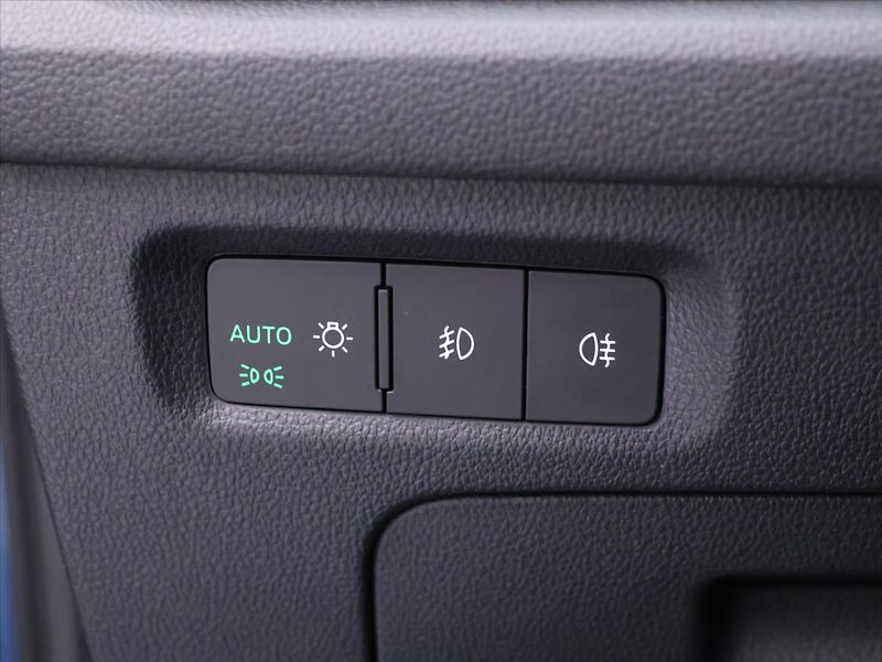 Škoda Octavia 2,0 TDI 1.Maj. CZ DPH LED - fotka 15 z 33