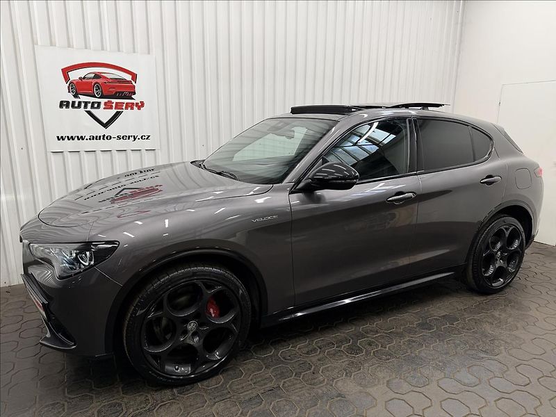 Alfa Romeo Stelvio VELOCE 206kW Q4 PANORAMA R21 - fotka 3 z 41