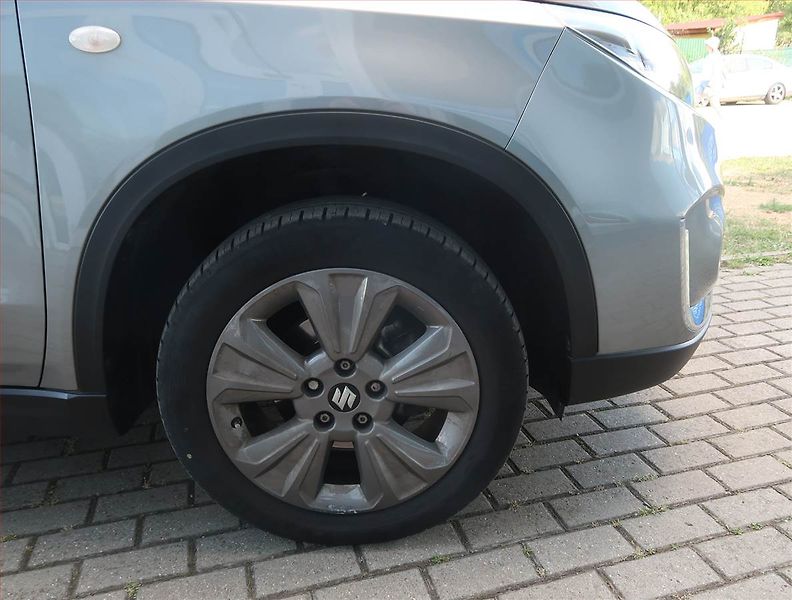 Suzuki Vitara (2023) Premium 1.4 BoosterJet - fotka 15 z 20