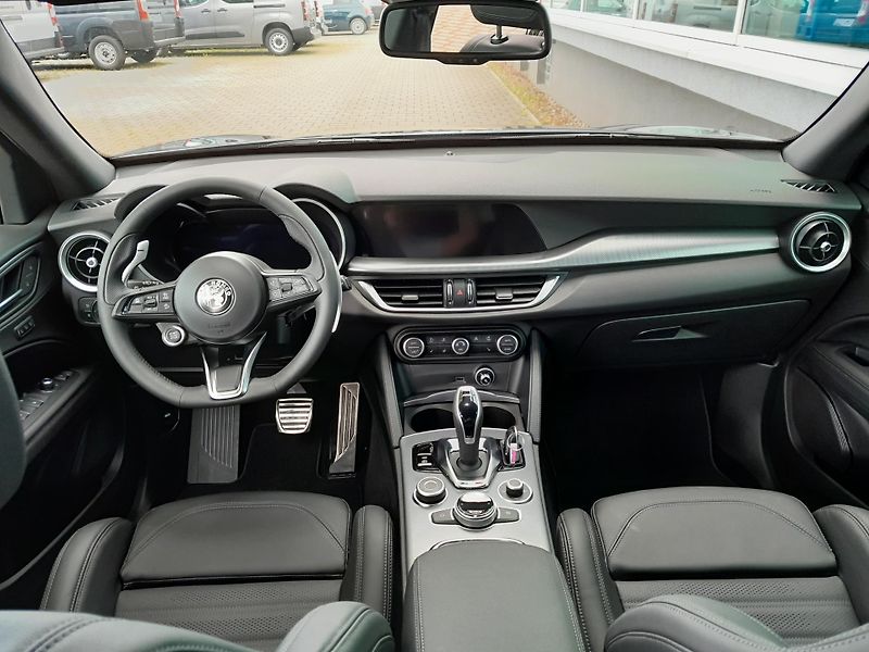 Alfa Romeo Stelvio (2026) Veloce 4x4 2,2 MTJ  210PS - fotka 17 z 33