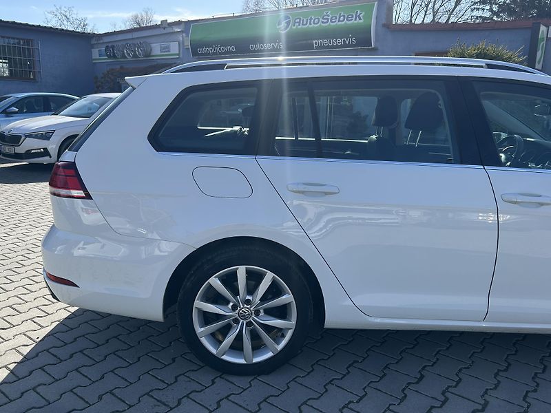 Volkswagen Golf Variant 2,0TDi Highline NAVI LEDMATRIX - fotka 16 z 69