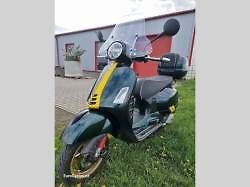 Vespa GTS Super 300 Rosso Coraggioso.