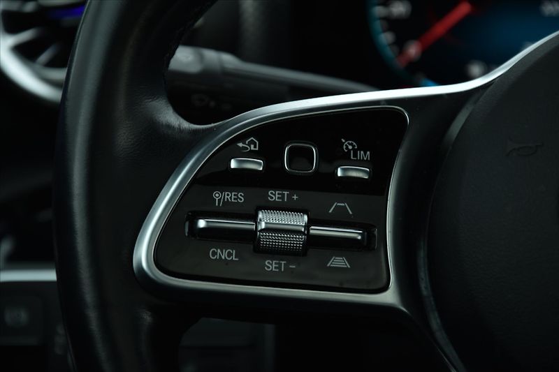 Mercedes-Benz Třídy A 250i 165kW NAVI PANORAMA ČR - fotka 17 z 28