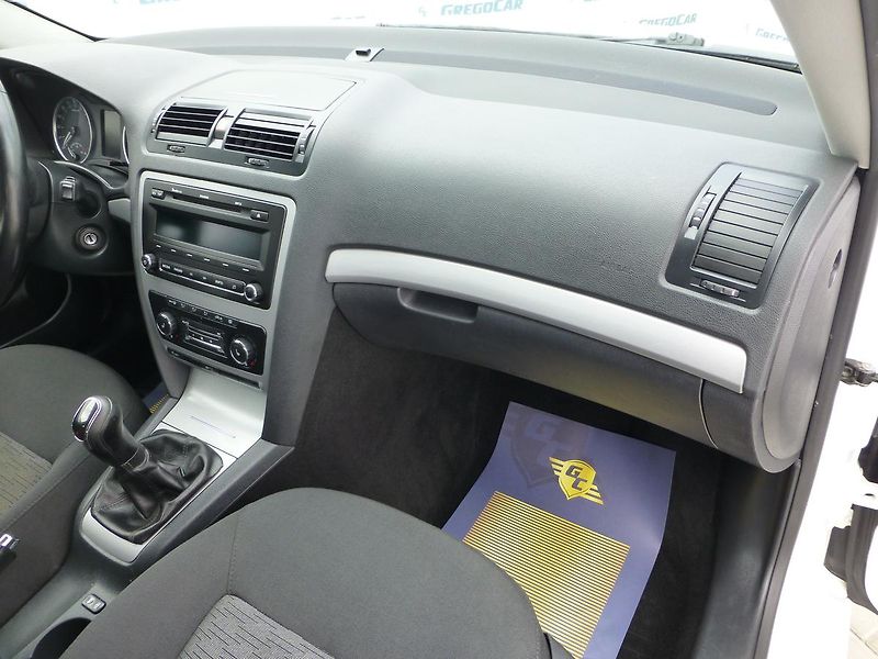 Škoda Octavia (2012) 1,2TSI-77KW*KLIMA***TAŽNÉ* - fotka 17 z 23