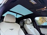 Bentley Bentayga Extended Wheelbase Azure V8 - náhled 23