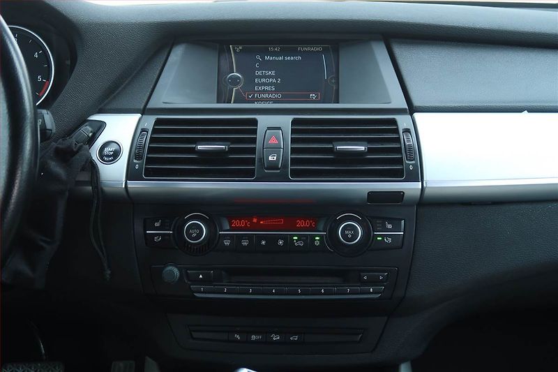 BMW X5 (2013) xDrive30d, 4X4, Automat - fotka 12 z 26