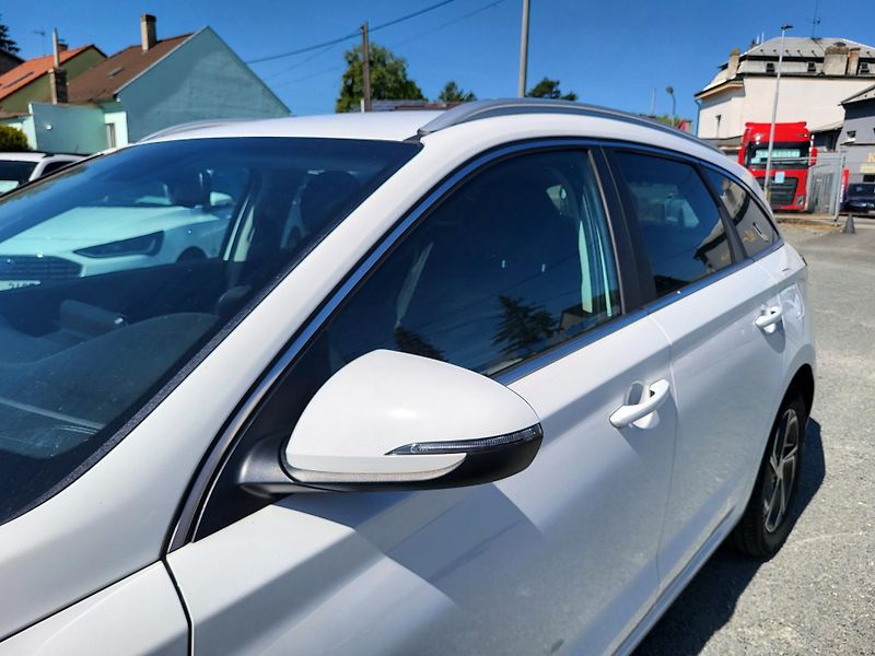 Hyundai i30 1.5 T-GDI 118kW SMART SW *ČR - fotka 39 z 48