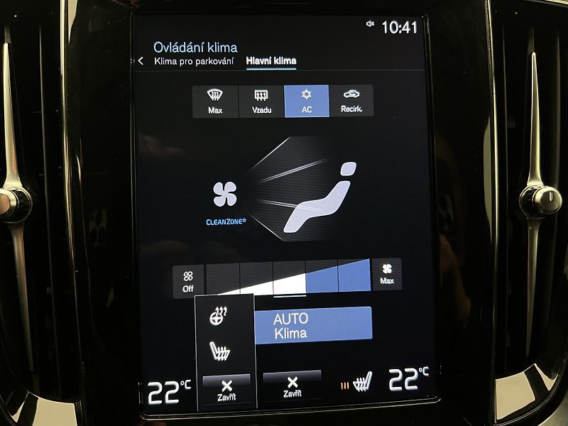 Volvo V60 T6 MOMENTUM RECHARGE AUT - fotka 40 z 44