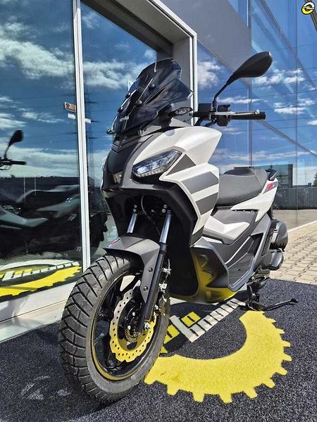 Aprilia SR GT 125 (2026) E5+ - AKČNÍ CENA - fotka 11 z 41
