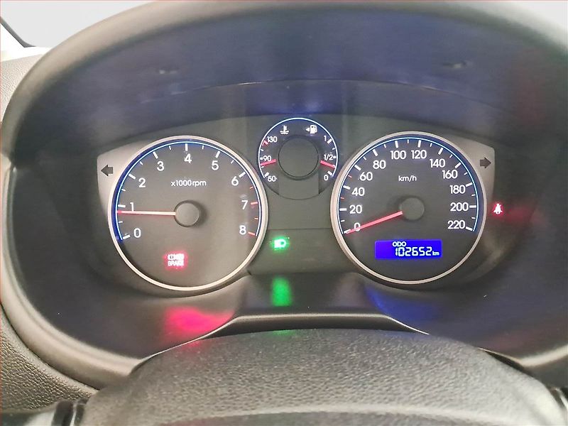 Hyundai i20 (2012) 1.2 - fotka 11 z 14