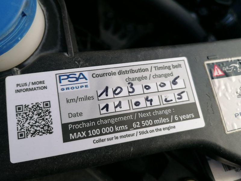 Peugeot Rifter (2020) MAXI 1.2 PureTech Allure EAT8 - fotka 26 z 27