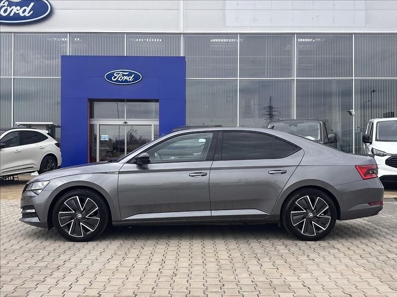 Škoda Superb 1,4 160kW iV Sportline DSG - fotka 2 z 32